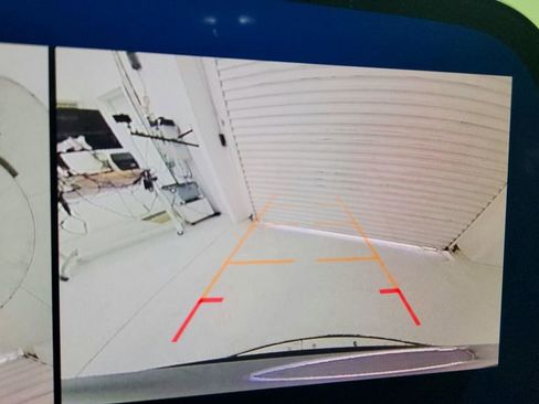 Certified 2025 Chevrolet Traverse LT w/ Driver Confidence Package image 21