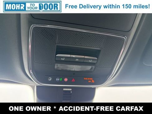 Used 2025 Chevrolet Traverse RS image 18