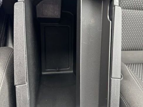 Used 2024 GMC Terrain SLE image 30