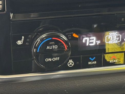 Used 2023 Nissan Rogue SL w/ SL Premium Package image 41