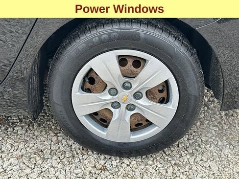 Used 2017 Chevrolet Cruze LS image 9