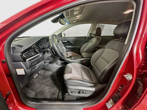 Used 2022 Kia Niro EX FWD image 13