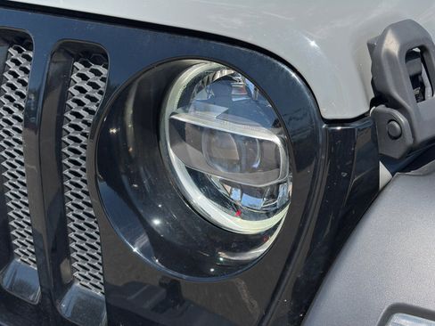 Used 2022 Jeep Wrangler Unlimited Sport AWD/4WD image 10
