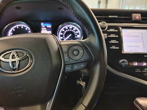 Used 2020 Toyota Camry SE FWD image 20