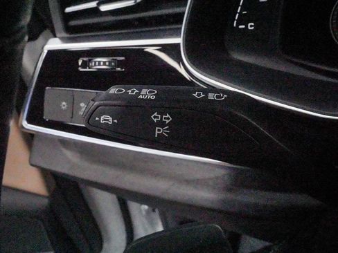 Used 2023 Audi Q8 Premium Plus w/ Premium Plus Package AWD/4WD image 23