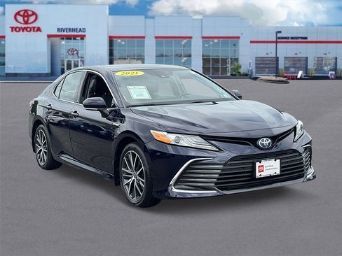 Certified 2021 Toyota Camry XLE image 2