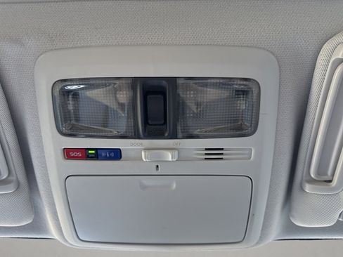 Used 2017 Subaru Forester 2.5i Limited image 18