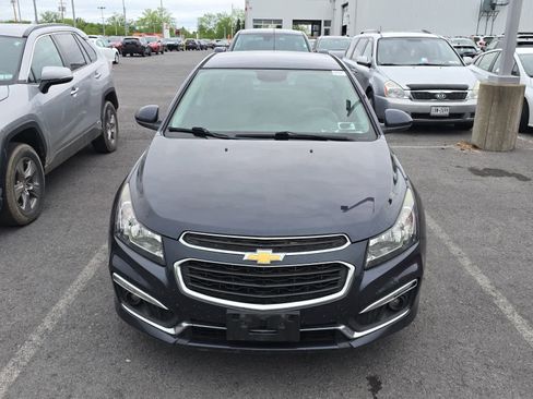 Used 2016 Chevrolet Cruze LT FWD image 2