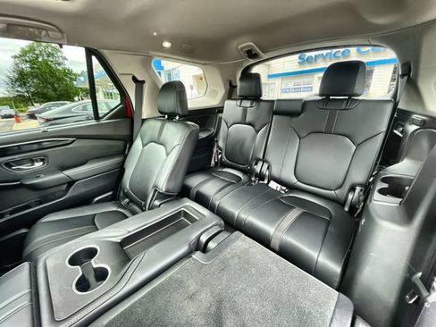Used 2025 Honda Pilot Touring image 26