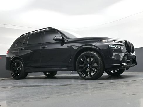 Used 2025 BMW X7 M60i AWD/4WD image 30