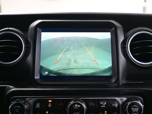 Used 2018 Jeep Wrangler Unlimited Sahara w/ Dual Top Group image 16