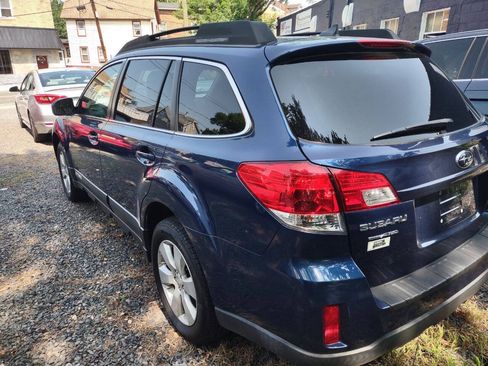 Used 2011 Subaru Outback 2.5i Limited w/ PWR Moonroof Pkg AWD/4WD image 4