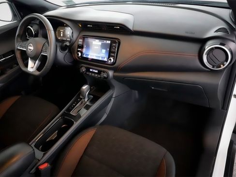 Used 2024 Nissan Kicks SR image 28