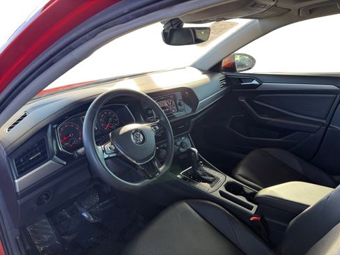 Used 2020 Volkswagen Jetta SE w/ SE Cold Weather Package image 9