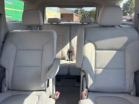 Used 2022 GMC Acadia SLE w/ Driver Convenience Package AWD/4WD image 22