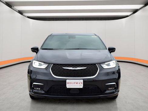 New 2026 Chrysler Pacifica Select image 3