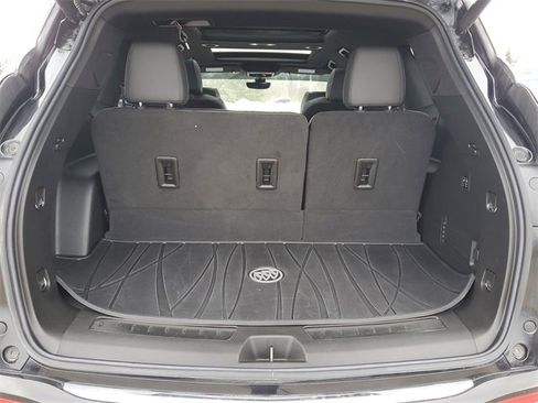 Used 2022 Buick Enclave Avenir w/ Avenir Technology Package image 30