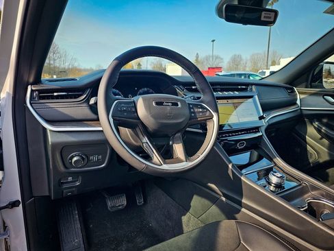 New 2026 Jeep Grand Cherokee Laredo image 12