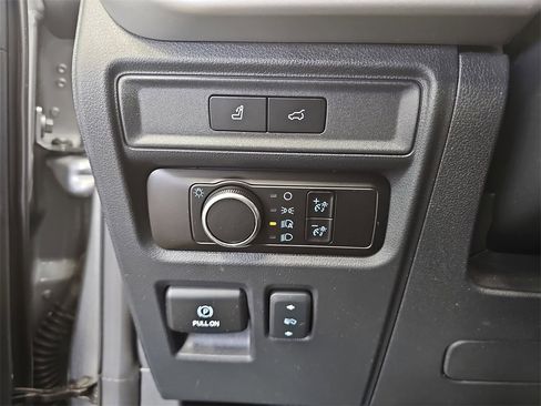 Used 2024 Ford Expedition XLT image 26