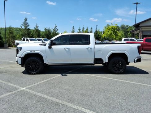 Used 2025 GMC Sierra 2500 Denali Ultimate AWD/4WD image 8