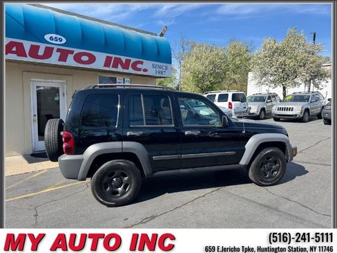 Used 2006 Jeep Liberty Sport AWD/4WD image 3