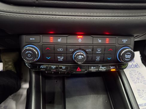 Used 2021 Dodge Durango Citadel w/ Technology Group AWD/4WD image 17