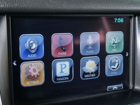 Used 2015 Chevrolet Suburban LTZ RWD image 14
