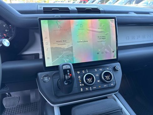 New 2026 Land Rover Defender 130 X-Dynamic SE image 25