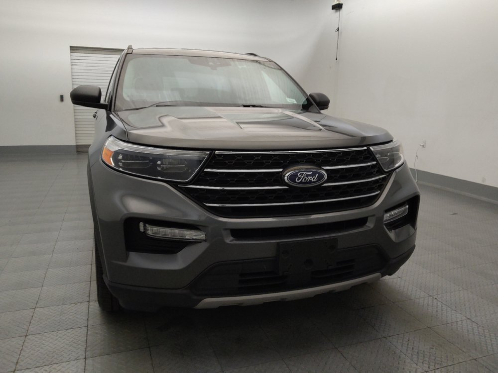 Used 2023 Ford Explorer XLT w/ Equipment Group 202A AWD/4WD image 14