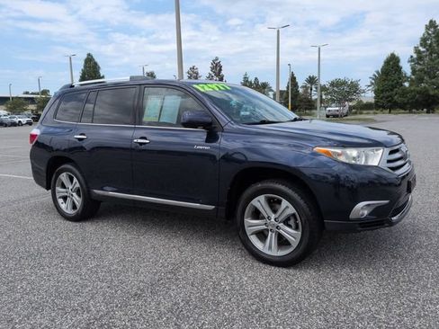 Used 2011 Toyota Highlander Limited w/ Tow Pkg FWD image 1