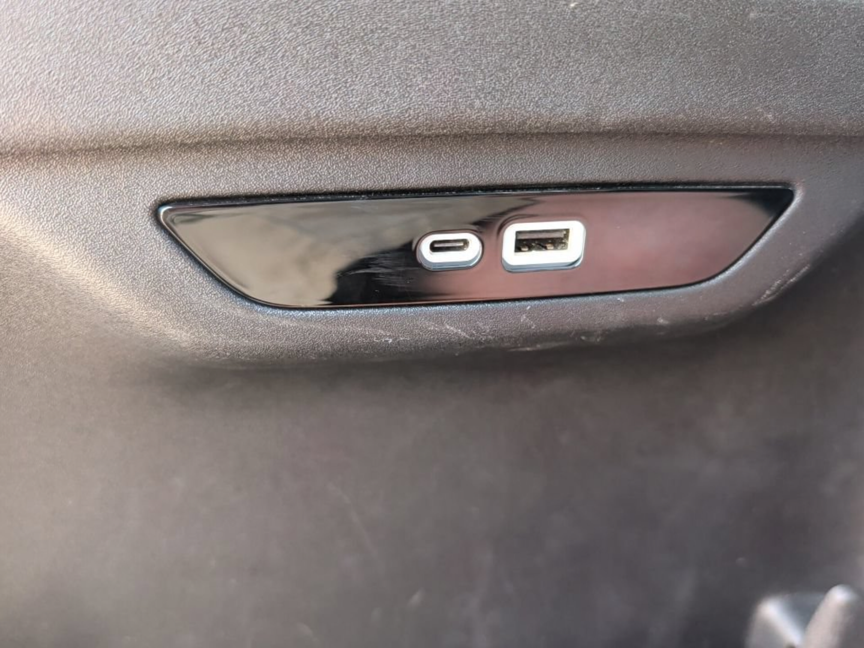 Used 2024 Chrysler Pacifica Limited FWD image 46