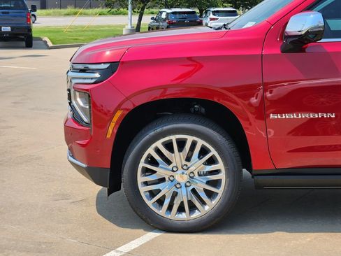 New 2025 Chevrolet Suburban Premier image 5