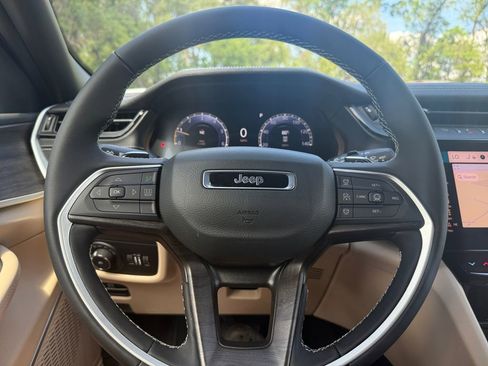 New 2026 Jeep Grand Cherokee Limited w/ Trailer Tow Package AWD/4WD image 21