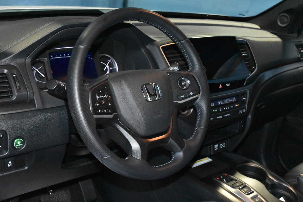 Used 2023 Honda Passport EX-L image 2