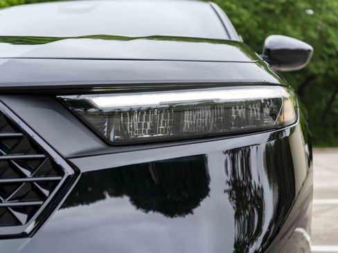 Used 2025 Honda Accord Sport image 11