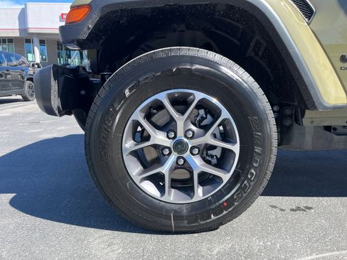 New 2026 Jeep Gladiator Sport image 10