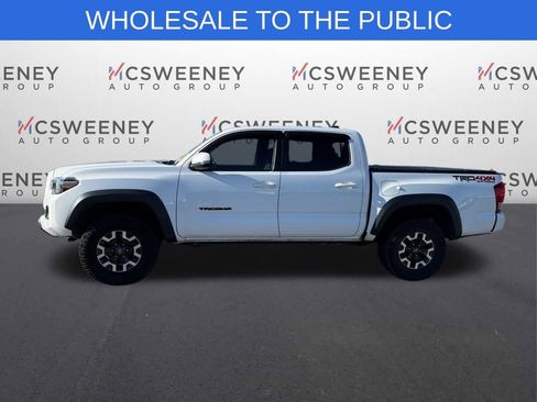 Used 2016 Toyota Tacoma TRD Off-Road w/ Premium & Technology Package image 3