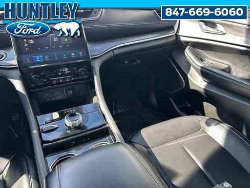 Used 2022 Jeep Grand Cherokee L Limited image 19