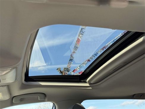 Used 2022 Toyota RAV4 XLE image 18