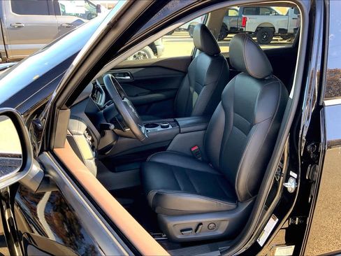 Used 2023 Nissan Rogue SL w/ SL Premium Package image 7