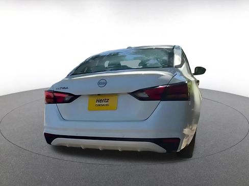 Used 2025 Nissan Altima 2.5 SV FWD image 17