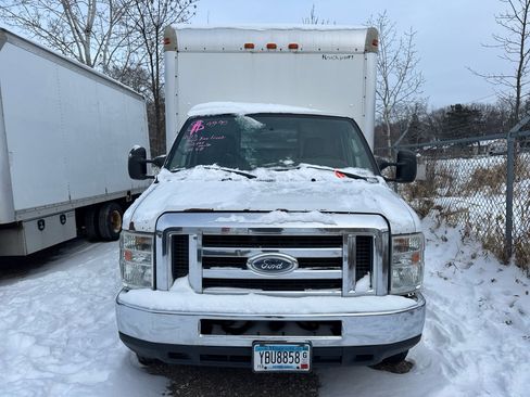 Used 2013 Ford E-350 and Econoline 350 Super Duty image 2