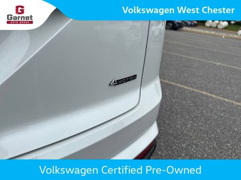 Certified 2023 Volkswagen Atlas Cross Sport SEL R-Line AWD/4WD image 35