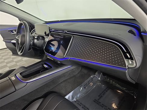 Used 2024 Mercedes-Benz E 350 4MATIC Sedan image 17
