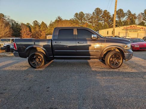 Used 2015 RAM 1500 Laramie w/ Convenience Group image 8