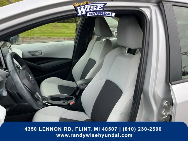 Used 2025 Toyota Corolla SE w/ SE Package FWD image 13