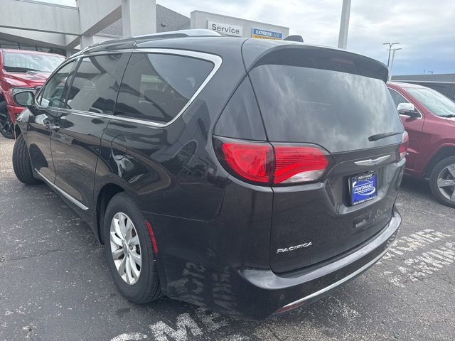 Used 2018 Chrysler Pacifica Touring-L FWD image 5