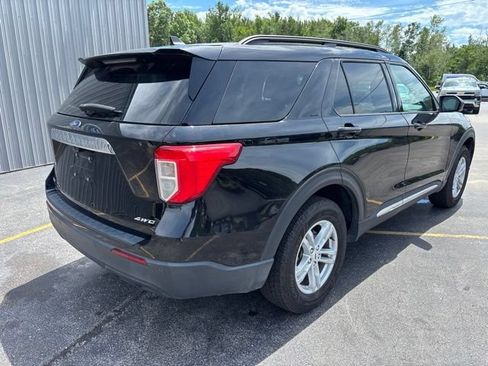 Used 2023 Ford Explorer XLT AWD/4WD image 8