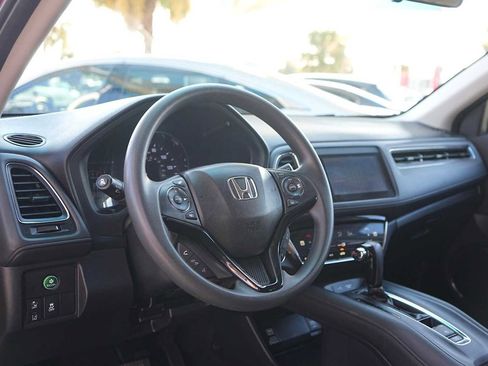 Used 2019 Honda HR-V EX image 2