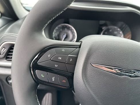 New 2026 Chrysler Pacifica Select image 7